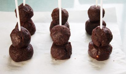 Bonhommes de neige Brownie Pops - Cadeaux de Noël - Les contes de la cuisine Shed