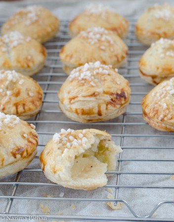 Spiced Apple und Rhabarber Hand Pies - für Mini-Hände