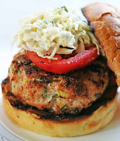 Würzige gegrillte Türkei Burger mit Krautsalat Rezept