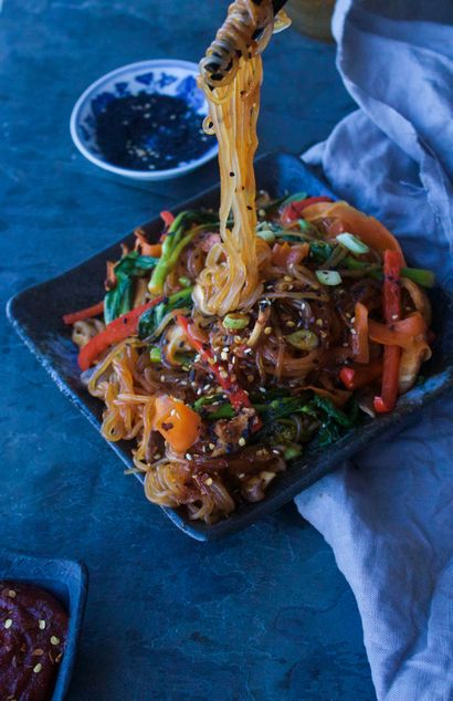 Spicy Vegan Japchae Korean Stir gebratene Nudeln - Erde - Oven