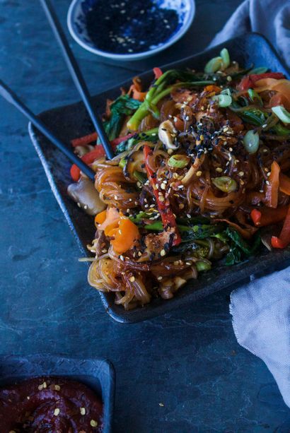 Spicy Vegan Japchae Korean Stir gebratene Nudeln - Erde - Oven