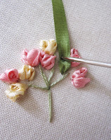 Point du mois! Ruban de soie broderie - Simple spray Rose, Joyous Accueil