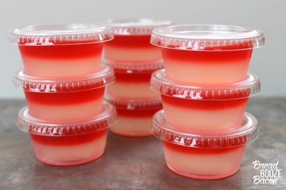 Strawberry Basil Lemonade Jello Shots - Brot Booze Speck