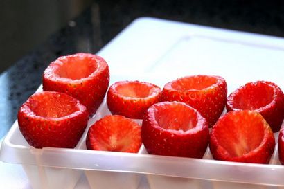 STRAWBERRY CRUSH Jello Shots - Real Erdbeeren, Wodka, Erdbeere Jello, Farbiger Zuckerkristalle