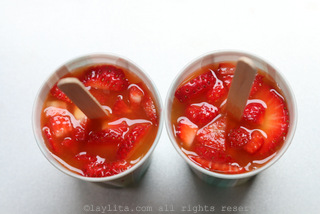 fruit passion fraise popsicles Paletas de Fresa y maracuya - Recettes de Laylita