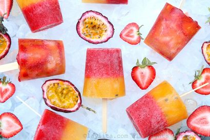 fruit passion fraise popsicles Paletas de Fresa y maracuya - Recettes de Laylita