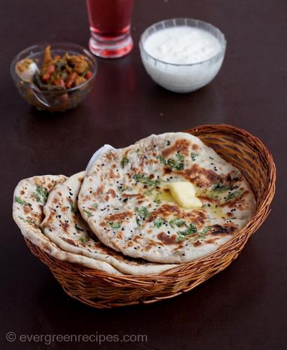 Gefüllte Aloo Kulcha Rezept mit Schritt für Schritt Bilder