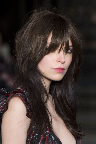 Idées de style pour votre moitié Grown-Out Bangs, StyleCaster