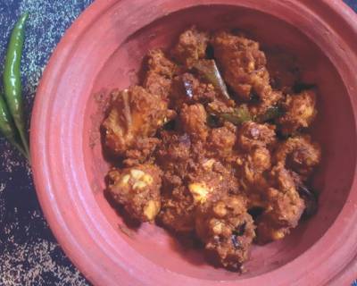 Sukhi Aloo Sabzi Recette (Spiced Stir de pommes de terre Fry) par Kitchen Archana - Recettes simples - cuisine