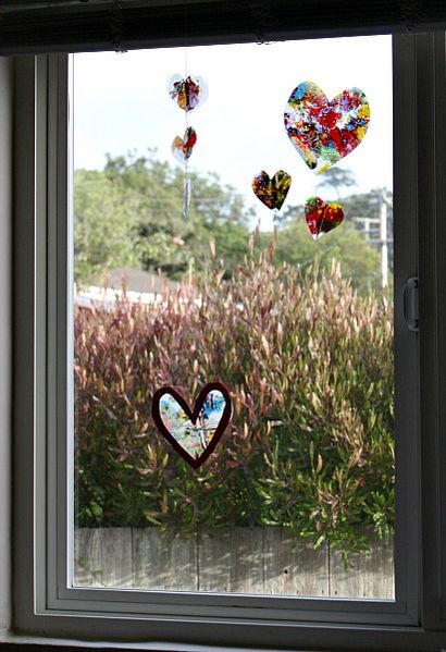 Craft Suncatcher pour les enfants Utilisation Shavings Crayon - Buggy et Buddy