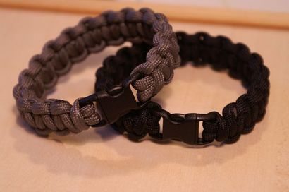 Bracelet de survie (Mise à jour!) 8 étapes (avec photos)