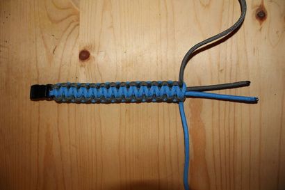 Bracelet de survie (Mise à jour!) 8 étapes (avec photos)