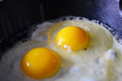 Hash de patates douces avec des oeufs au plat - Nom Nom Paleo®