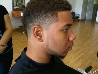 Fade conicité Haircut pour les hommes - Bas, Haut, Afro, Mohawk Fade