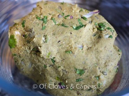 Thalipeeth Rezept, wie Maharashtrian thalipith- Schritt für Schritt machen - von Gewürznelken - Capers