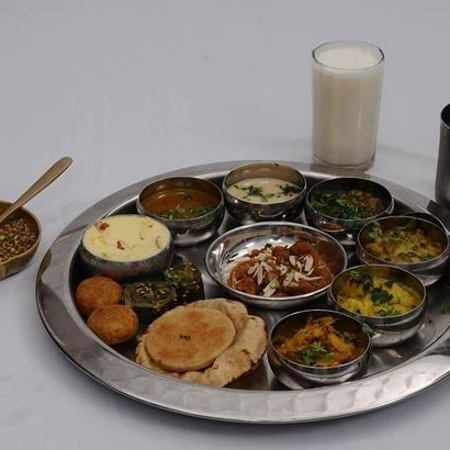 Thalis! Top 5 servi à Ahmedabad City - VOYAGE GATEWAY ™