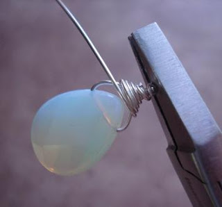 Die Perlenstickerei Gem s Journal Wie man und Wire-Wrap Briolette-Ohrringe