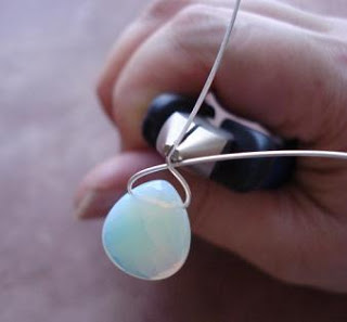 Die Perlenstickerei Gem s Journal Wie man und Wire-Wrap Briolette-Ohrringe