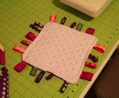 Le Crafter expérimental Crinkle Tag jouet pour Baby- bricolage Tutorial