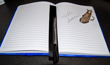 La bonne sorcière polonaise, photos et Pixie Dust DIY rivière Chanson TARDIS Journal (polonais) La bonne sorcière polonaise, photos et Pixie Dust DIY rivière Chanson TARDIS Journal