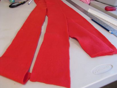 La modeste Homestead Little Red Riding Hood Costume Tutorial (petit) La modeste Homestead Little Red Riding Hood Costume Tutorial