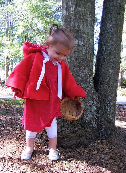 La modeste Homestead Little Red Riding Hood Costume Tutorial (petit) La modeste Homestead Little Red Riding Hood Costume Tutorial