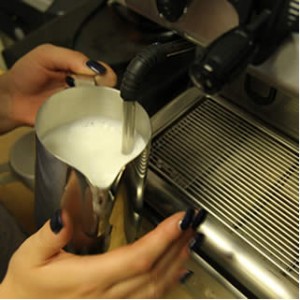 Der perfekte Kaffee, wie Sie den perfekten Flat White Kaffee machen