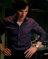 La femme dans la robe chemise rouge comme Sherlock (BBC) (femme) La femme dans la robe chemise rouge comme Sherlock (BBC)