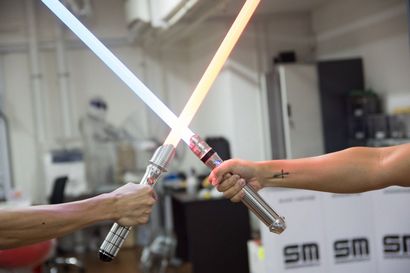 Cette entreprise fait lightsabers vous pouvez réellement se battre avec