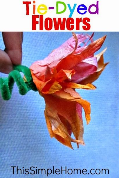 Ce simple papier Accueil serviette Tie-Dyed Fleurs