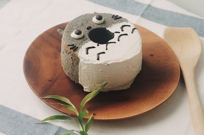 Mousseline de soie noire Sésame Totoro Recette de gâteau - Sumopocky, Handcrafted Bakes