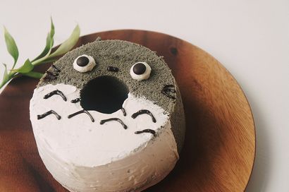 Mousseline de soie noire Sésame Totoro Recette de gâteau - Sumopocky, Handcrafted Bakes