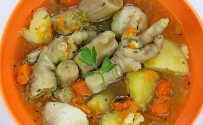 Traditionelle Caribbean Chicken Foot Suppe Rezept