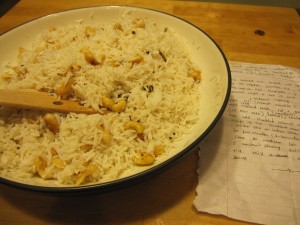Traditionelle indische Kokosnuss-Reis mit Huhn-Curry Teil I Love Beer, Liebe Essen
