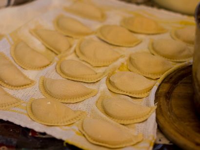 Traditionnels ukrainiens Pierogies - Une recette de famille maison (comment faire pérogies mieux) Traditionnels ukrainiens Pierogies - Une recette de famille maison