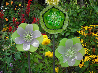 L'utilisation de verre recyclé pour faire des fleurs - Fleurs en verre de bricolage! Thrifty NW Mom