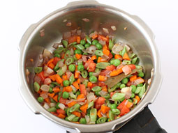 Gemüse Pulao Rezept - Machen Best Indian Mixed Gemüsereis Pulav
