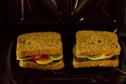 Veg Toast-Sandwich-Rezept, wie bombay Gemüse Toast-Sandwich machen