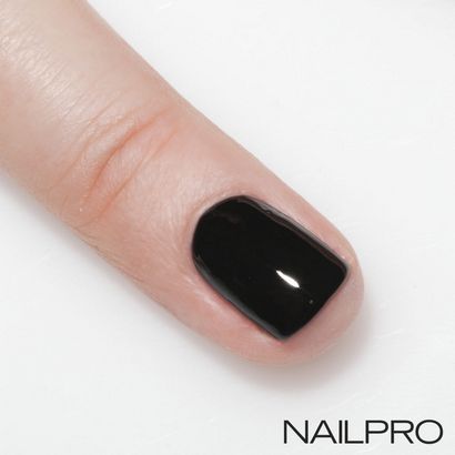 VIDEO Apprenez à créer Cat Eye Gem Gel Nails