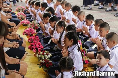 Wai Khru ist eine Zeremonie, Respekt zollen zu Thai Lehrer - Richard Barrow