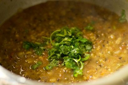 Ganzes grünes moong dal Rezept, Panjabi sabut moong dal Rezept