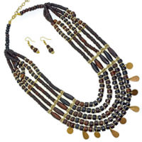 Großhandel African Tribal Schmuck wie Halsketten, Armbänder und Armreifen, Gürtel und mehr