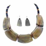 Großhandel African Tribal Schmuck wie Halsketten, Armbänder und Armreifen, Gürtel und mehr