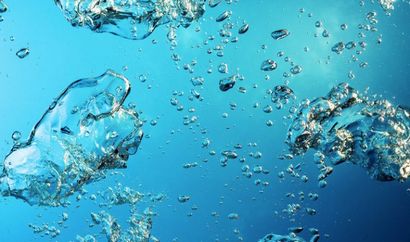 Warum sollte jeder siliziumreiche Mineralwasser trinken - Die hippokratischen Beitrag