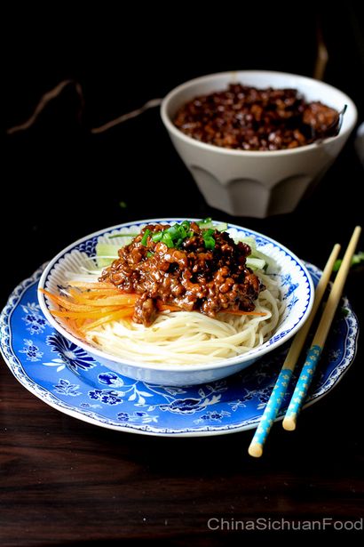 Zha Jiang Mian-émincé nouilles de porc - Chine Sichuan Food