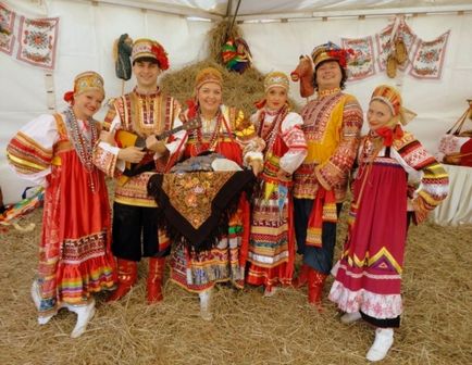 13 Hagyományok orosz esküvő, női portál comode