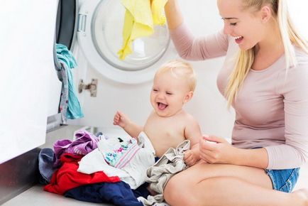 A mosás gyermek újszülöttek számára, hogy hogyan és milyen eszközökkel