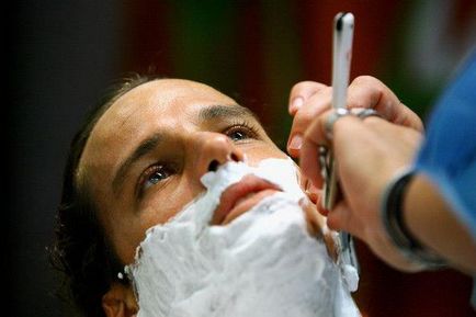 Hogyan borotválkozás egy borotvát biztonságos