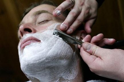 Hogyan borotválkozás egy borotvát biztonságos