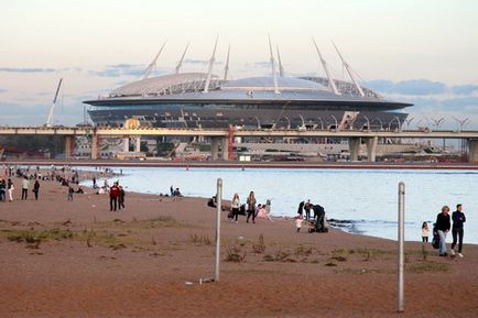 Hogyan lehet eljutni az új stadion emlékeztető vendégnek Szentpétervár